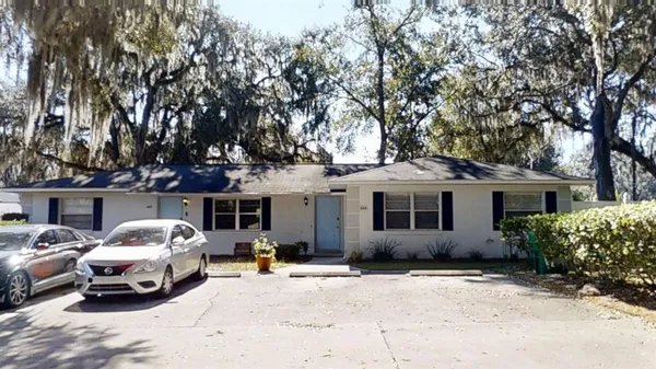 $1,500 | 224 West McClendon Street, Lady Lake, FL 32159