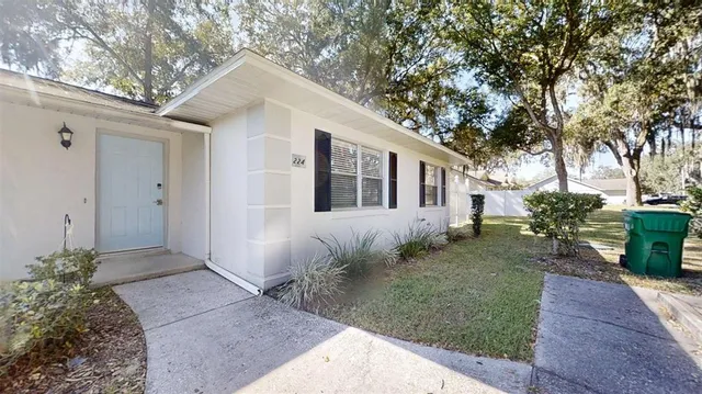 $1,650 | 224 West McClendon Street, Lady Lake, FL 32159
