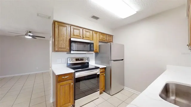 $1,650 | 224 West McClendon Street, Lady Lake, FL 32159