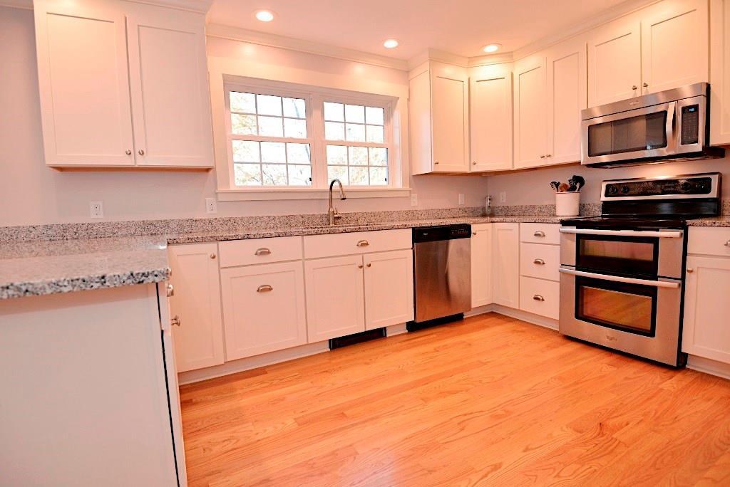 20 Trundy Road Cape Elizabeth, ME 04107 - Photo 10 of 26 Kitchen close-up