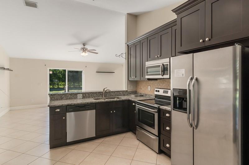 18916 93rd Road North Loxahatchee, FL 33470 - Photo 3 of 20 Kitchen