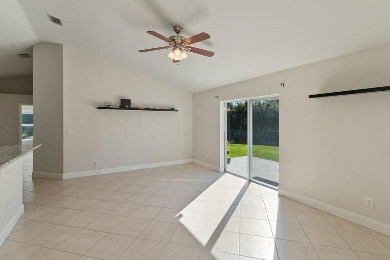 18916 93rd Road North Loxahatchee, FL 33470 - Photo 6 of 20 Family Room