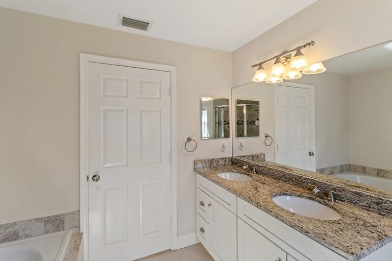 18916 93rd Road North Loxahatchee, FL 33470 - Photo 9 of 20 Master Bathroom