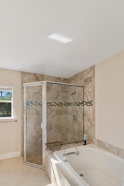 18916 93rd Road North Loxahatchee, FL 33470 - Photo 10 of 20 Master Bathroom