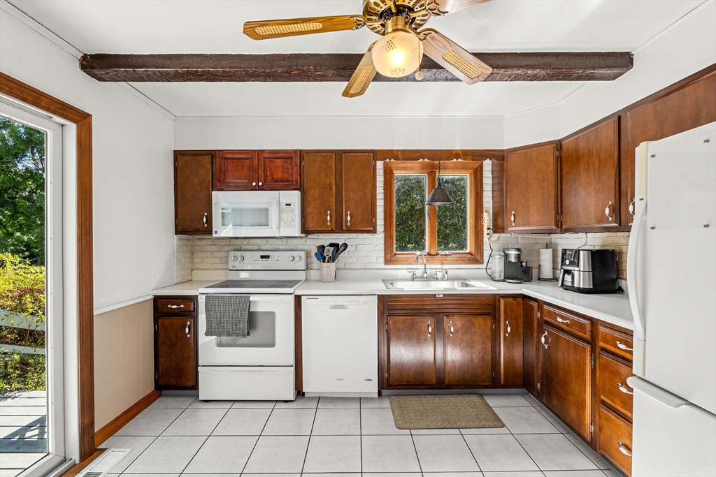 5 Pershing Avenue Acushnet, MA 02743 - Photo 5 of 33