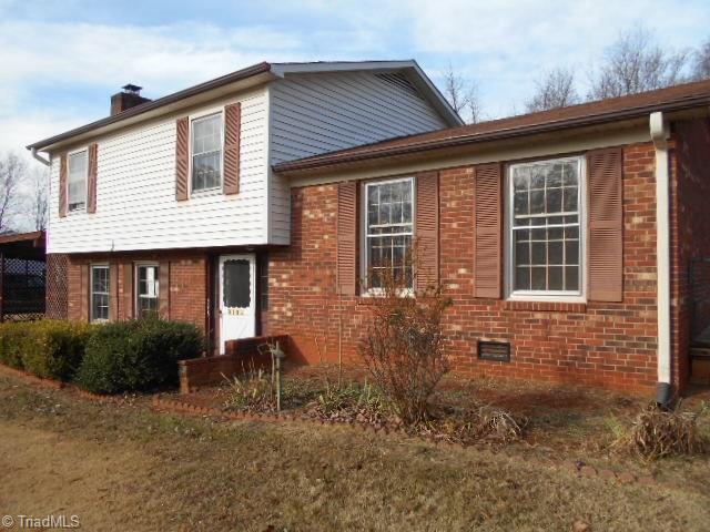 3225 Wide Country Road Pfafftown, NC 27040 - Photo 2 of 11 Gallery Image 2