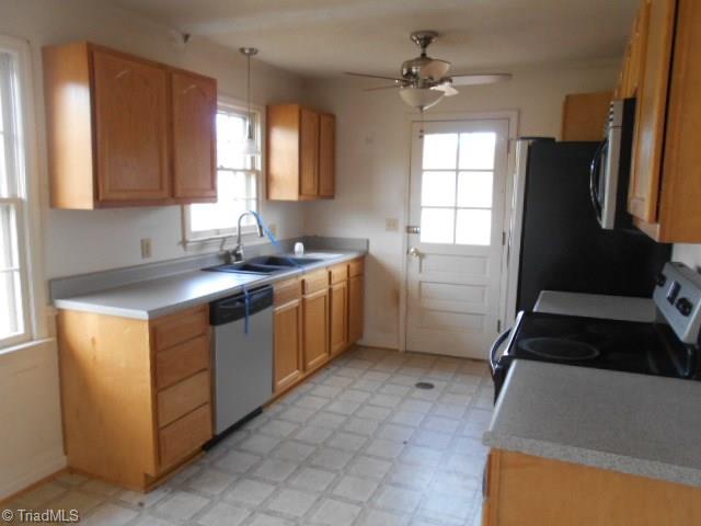 3225 Wide Country Road Pfafftown, NC 27040 - Photo 5 of 11 Gallery Image 5