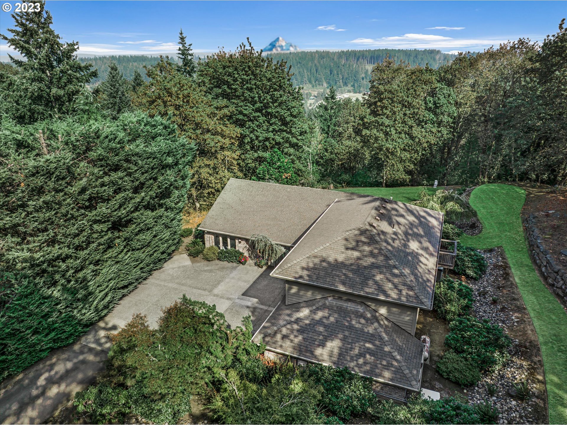 21100 South Summit Ridge Lane Oregon City, OR 97045 - Photo 1 of 32 an aerial view of a house