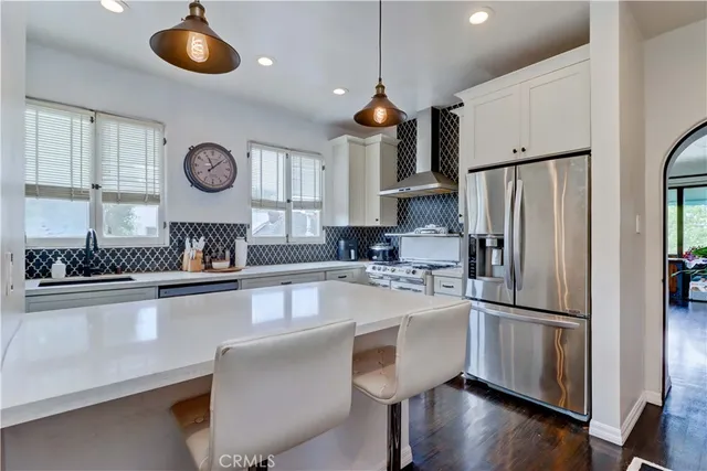 $1,799,000 | 390 Carroll Street East, Long Beach, CA 90814