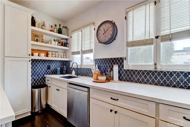 $1,799,000 | 390 Carroll Street East, Long Beach, CA 90814