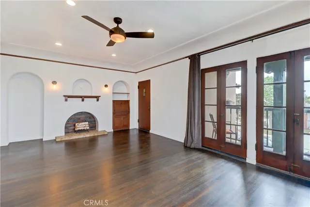 $1,799,000 | 390 Carroll Street East, Long Beach, CA 90814