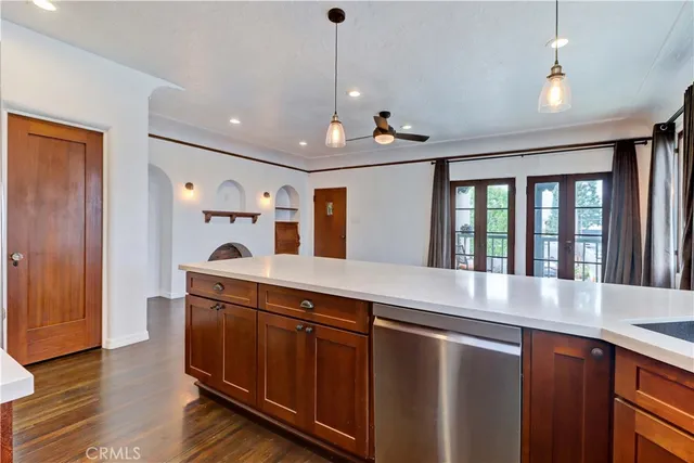 $1,799,000 | 390 Carroll Street East, Long Beach, CA 90814