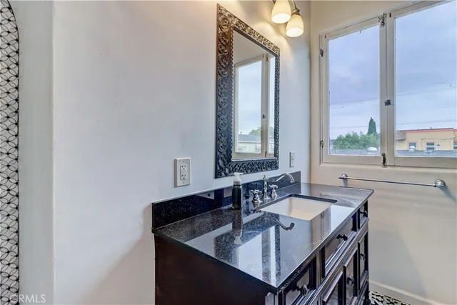 $1,799,000 | 390 Carroll Street East, Long Beach, CA 90814