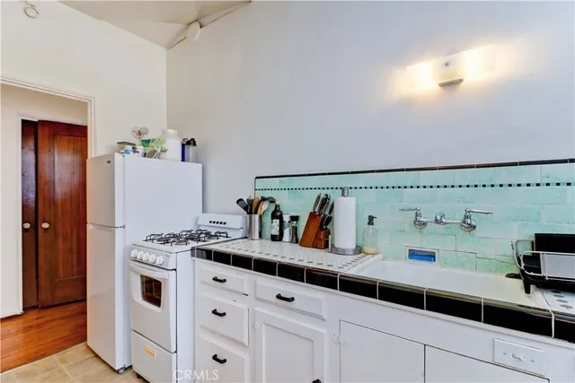 $1,799,000 | 390 Carroll Street East, Long Beach, CA 90814