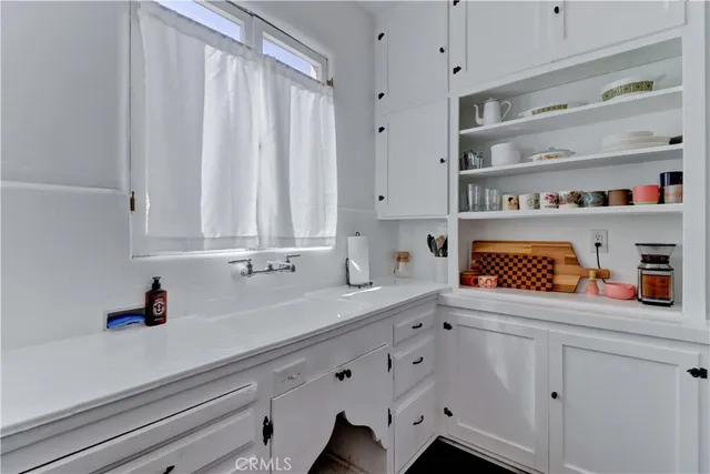 $1,799,000 | 390 Carroll Street East, Long Beach, CA 90814