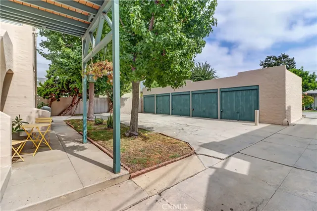 $1,799,000 | 390 Carroll Street East, Long Beach, CA 90814