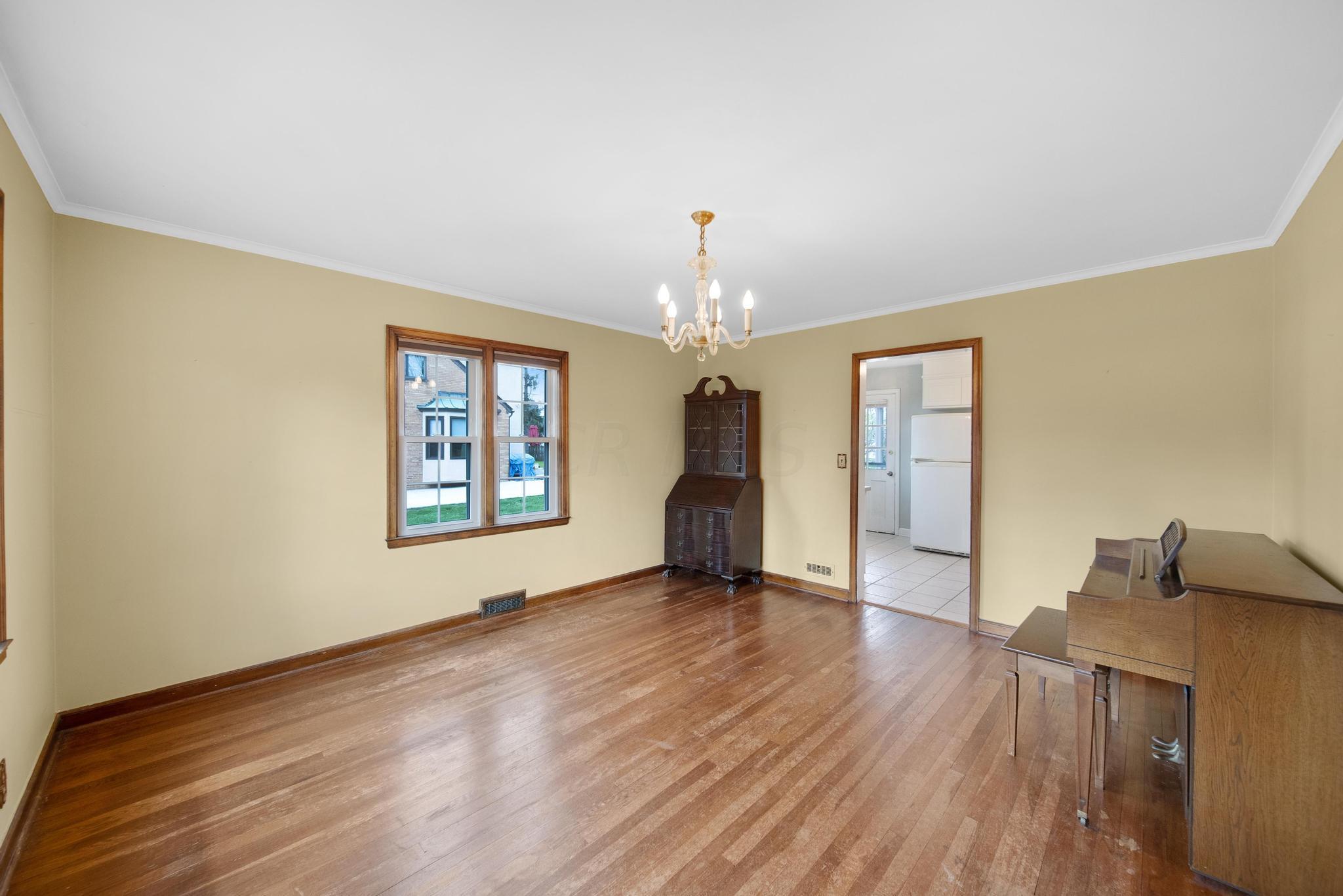 1160 Kingslea Road Columbus, OH 43209 - Photo 6 of 38 Formal dining room
