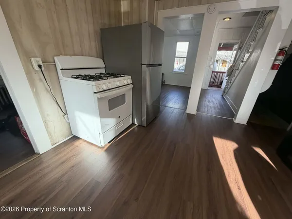 $1,300 | 112 Green Place, Pittston, PA 18640