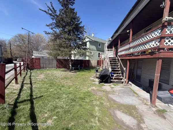 $1,298 | 112 Green Place, Pittston, PA 18640