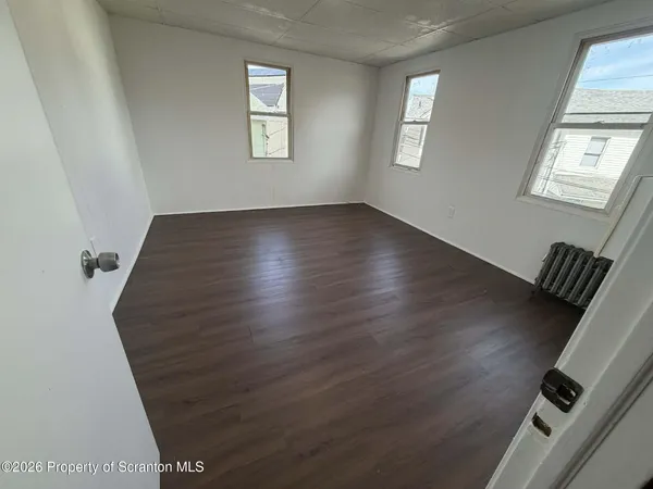 $1,300 | 112 Green Place, Pittston, PA 18640