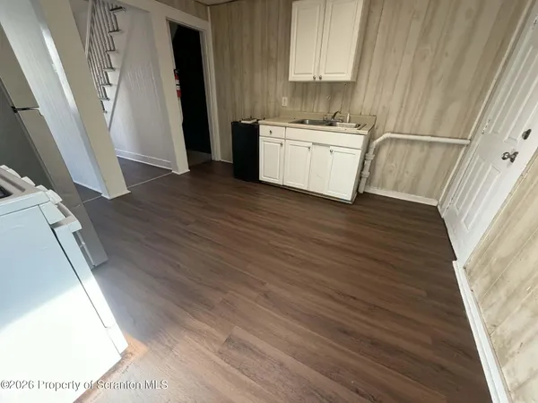 $1,300 | 112 Green Place, Pittston, PA 18640