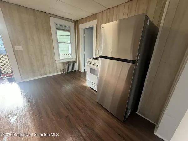 $1,298 | 112 Green Place, Pittston, PA 18640