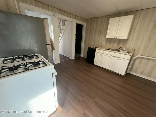 $1,300 | 112 Green Place, Pittston, PA 18640