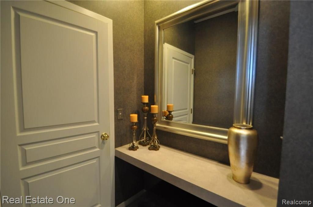 1958 Rainbow Drive Rochester Hills, MI 48306 - Photo 20 of 36
