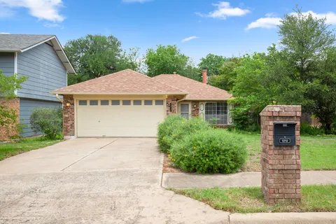 $2,350 | 1212 Dunstan Drive, Austin, TX 78745