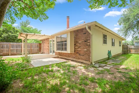 $2,350 | 1212 Dunstan Drive, Austin, TX 78745