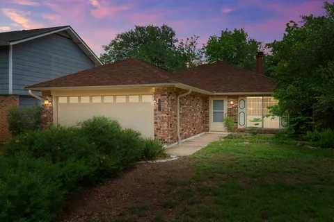 $2,350 | 1212 Dunstan Drive, Austin, TX 78745