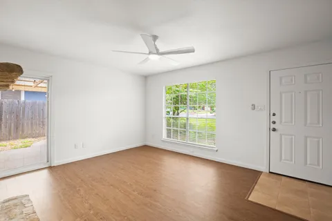 $2,350 | 1212 Dunstan Drive, Austin, TX 78745