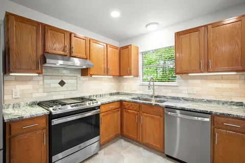 $2,350 | 1212 Dunstan Drive, Austin, TX 78745