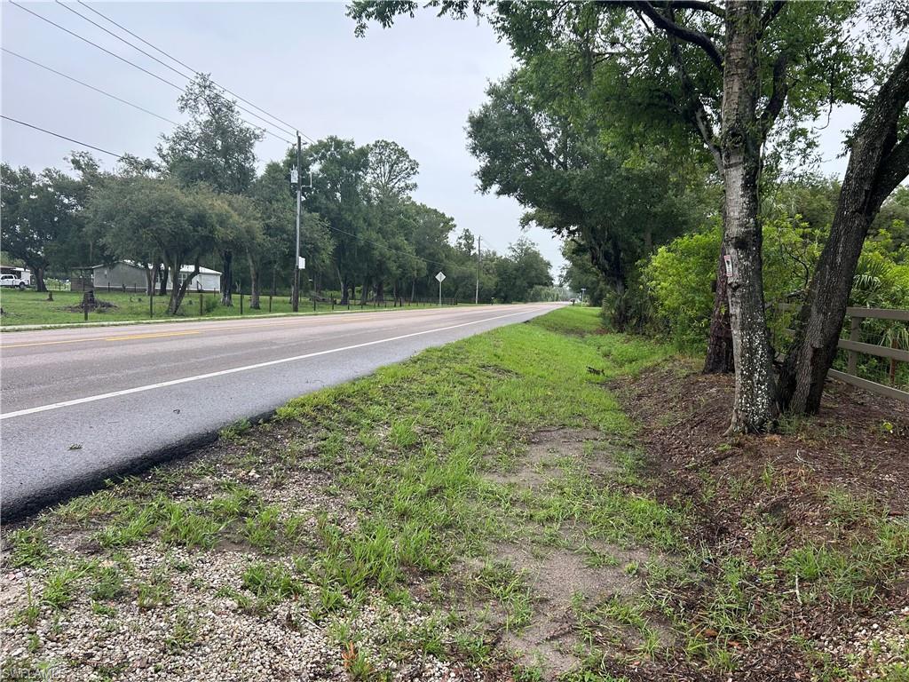 2115 Cr 78 Road North LaBelle, FL 33935 - Photo 4 of 10 View of asphalt road
