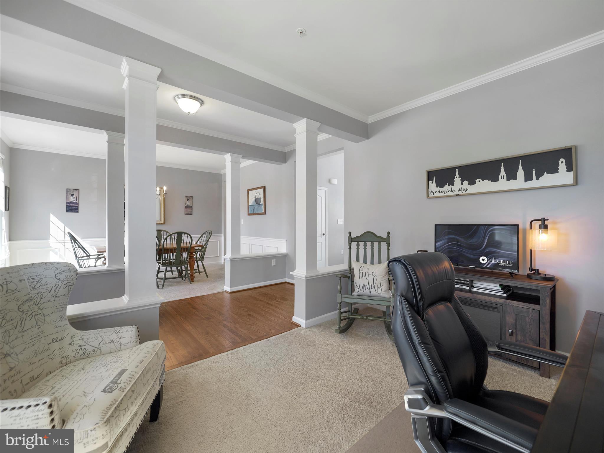 6200 Payton Way Frederick, MD 21703 - Photo 20 of 62 a living room with furniture