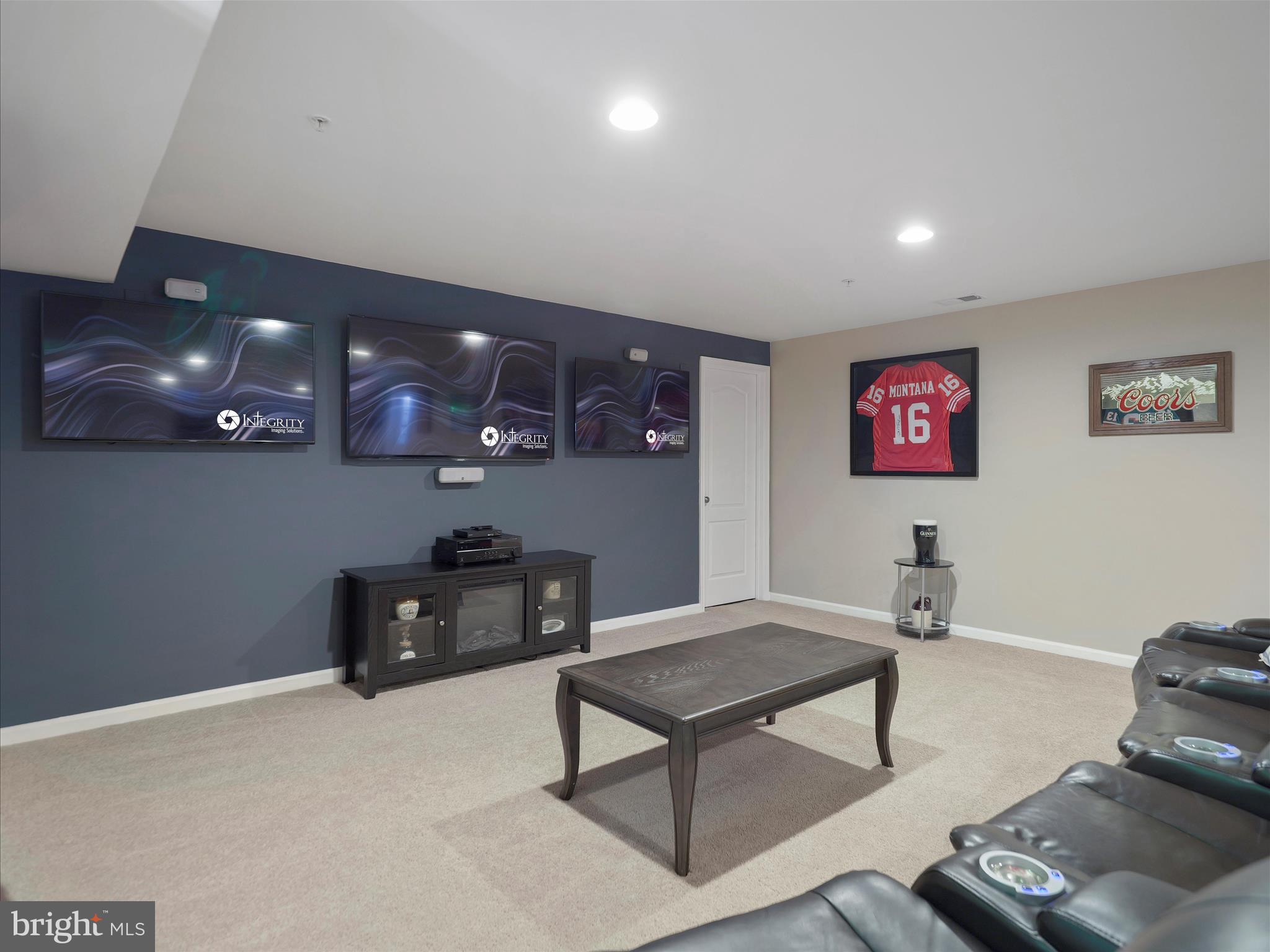 6200 Payton Way Frederick, MD 21703 - Photo 35 of 62 a living room with furniture