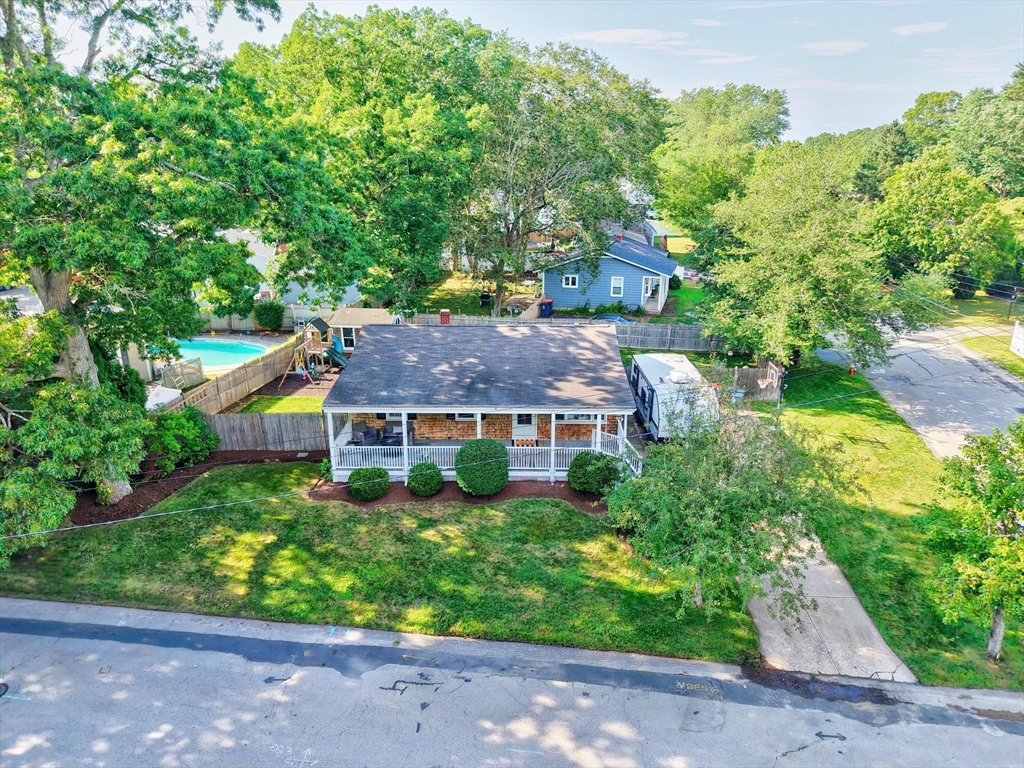 403 Valley Road New Bedford, MA 02745 - Photo 3 of 41