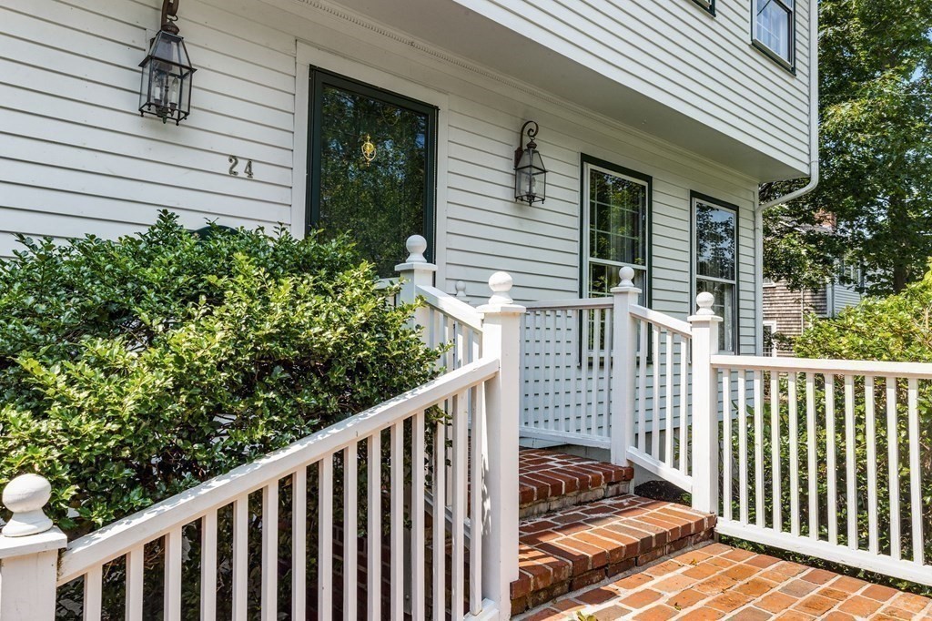 24 Pratt Road Scituate, MA 02066 - Photo 4 of 32 Gallery Image 4