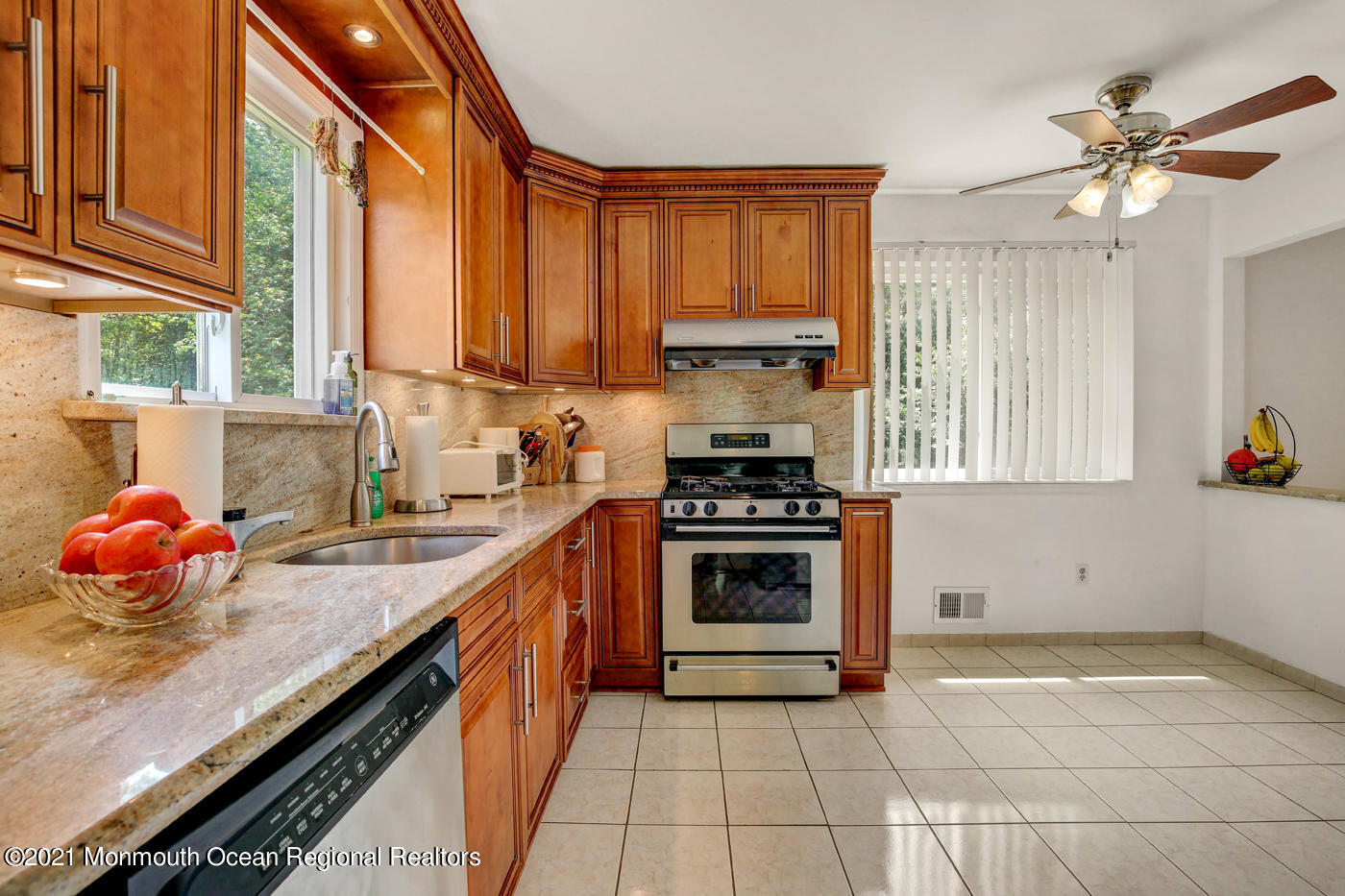 30 Lloyd Road Morganville, NJ 07751 - Photo 4 of 20 2I3A8847_8_9
