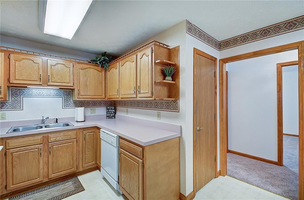 5675 Misty Ridge Drive Indianapolis, IN 46237 - Photo 10 of 26 Gallery Image 10