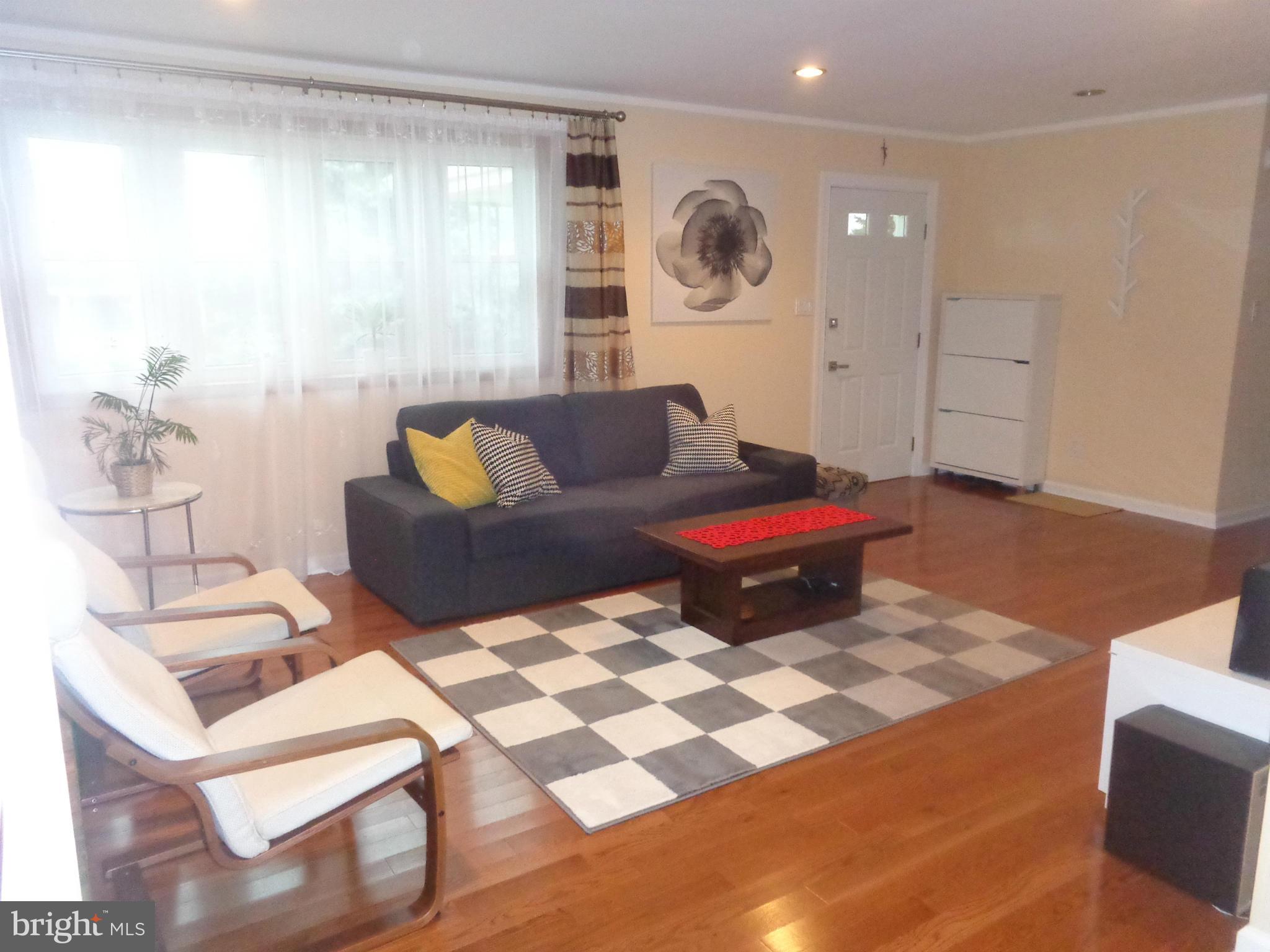 9730 Magledt Road Baltimore, MD 21234 - Photo 6 of 15 Living Room