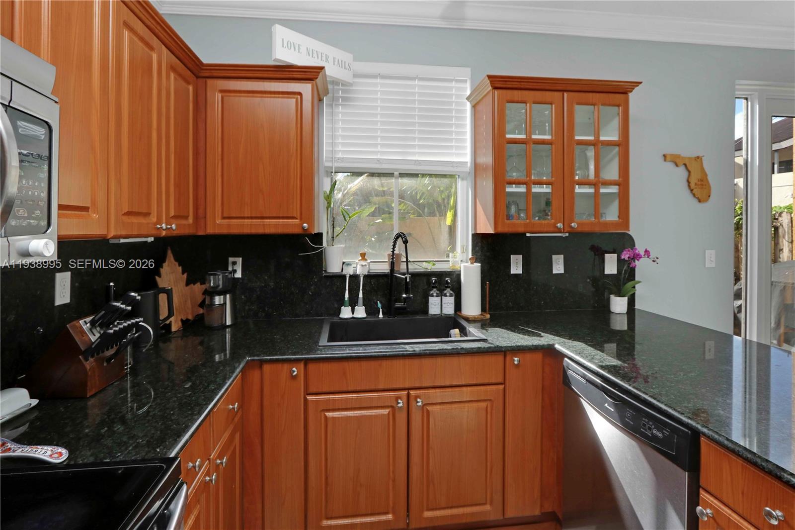 10876 Southwest 89th Street Miami, FL 33176 - Photo 19 of 34