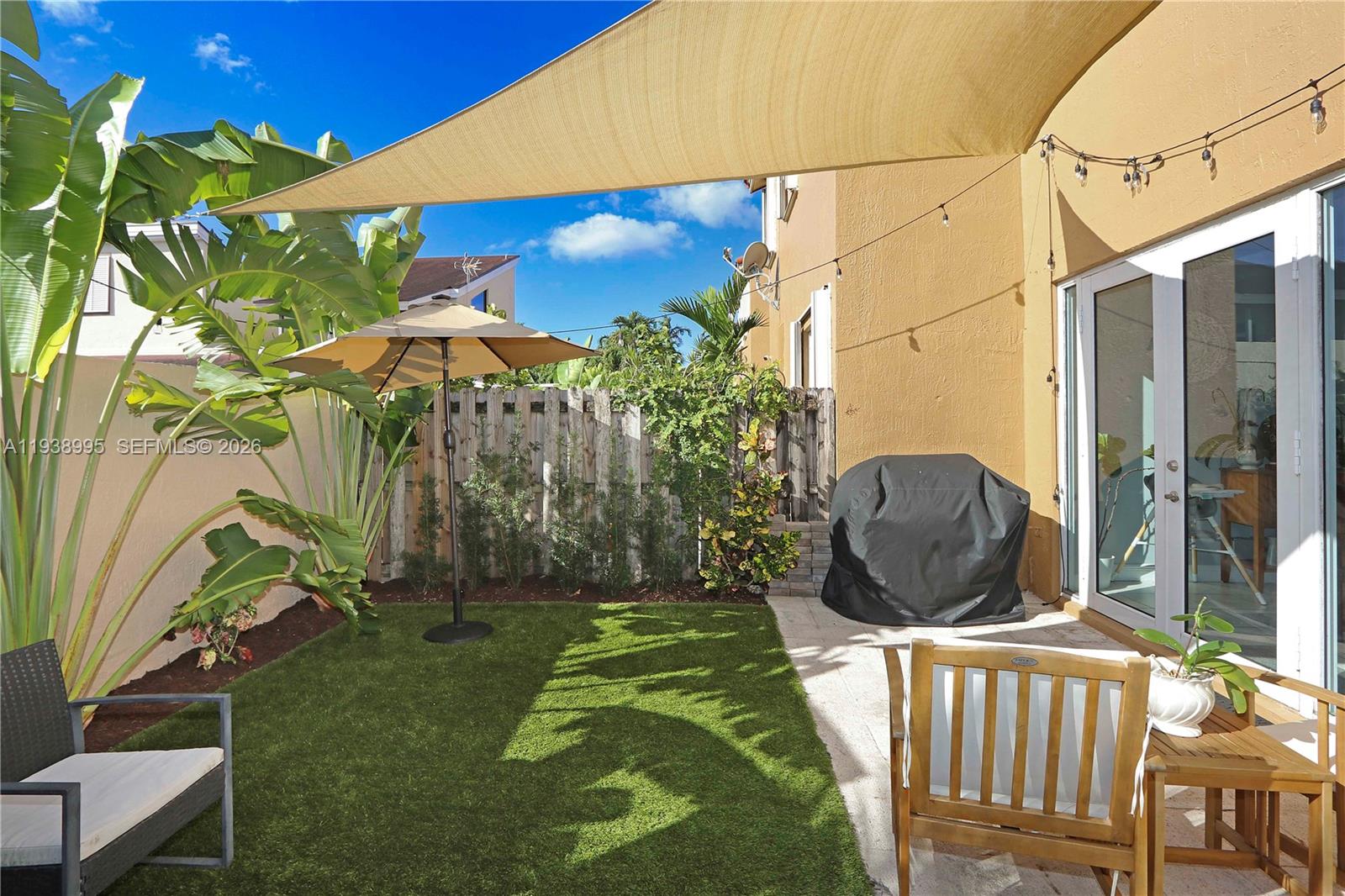 10876 Southwest 89th Street Miami, FL 33176 - Photo 3 of 34