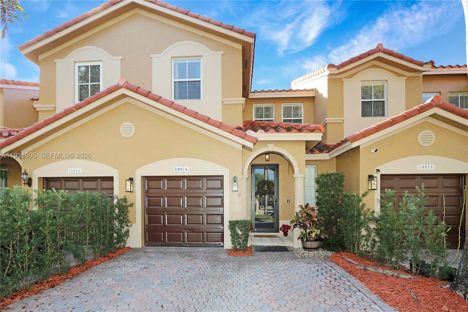 10876 Southwest 89th Street Miami, FL 33176 - Photo 4 of 34