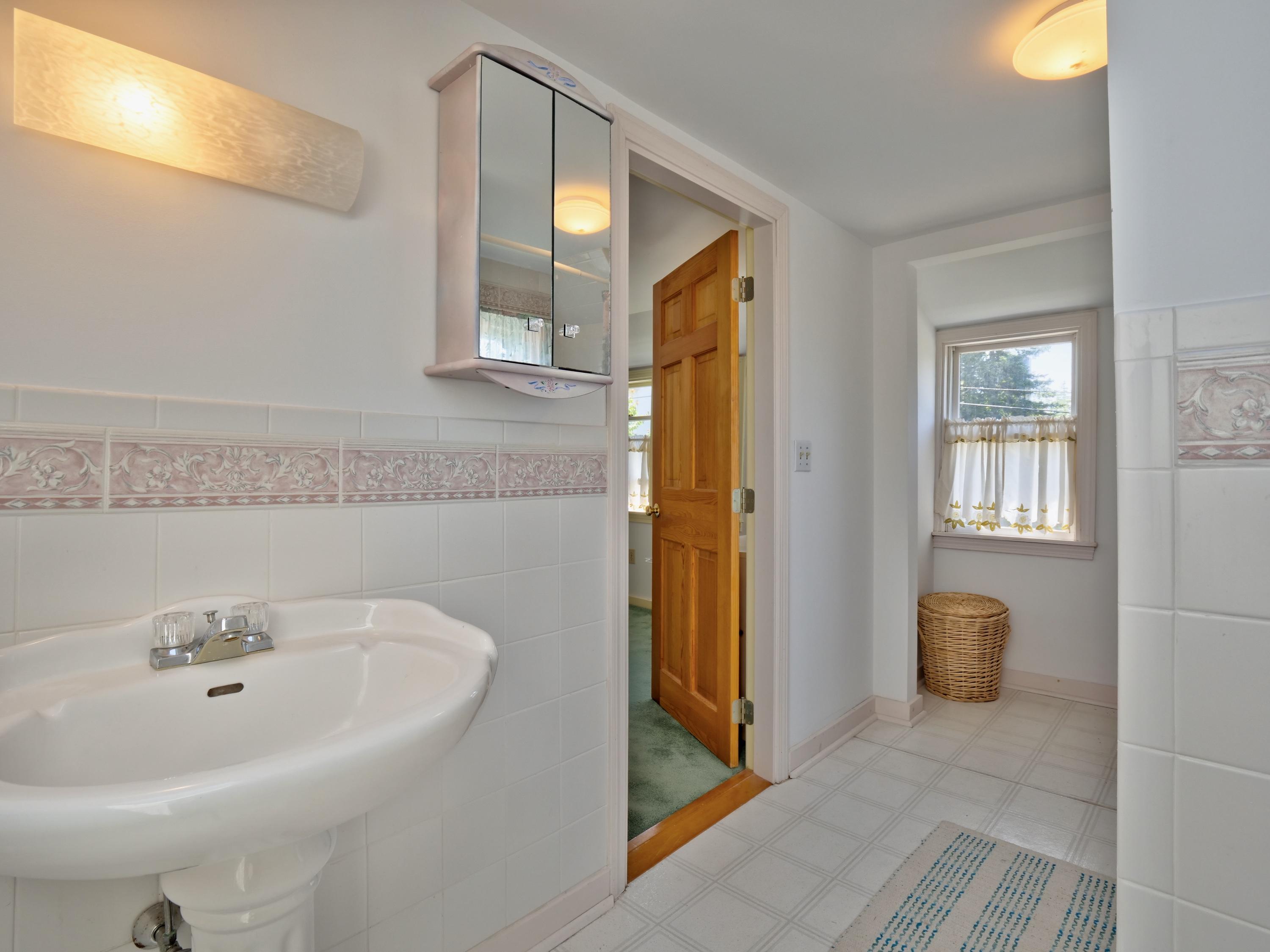 219 Drift Inn Road Tenants Harbor, ME 04860 - Photo 17 of 22 _1033648_49_50_51_52_53_54_Balancer
