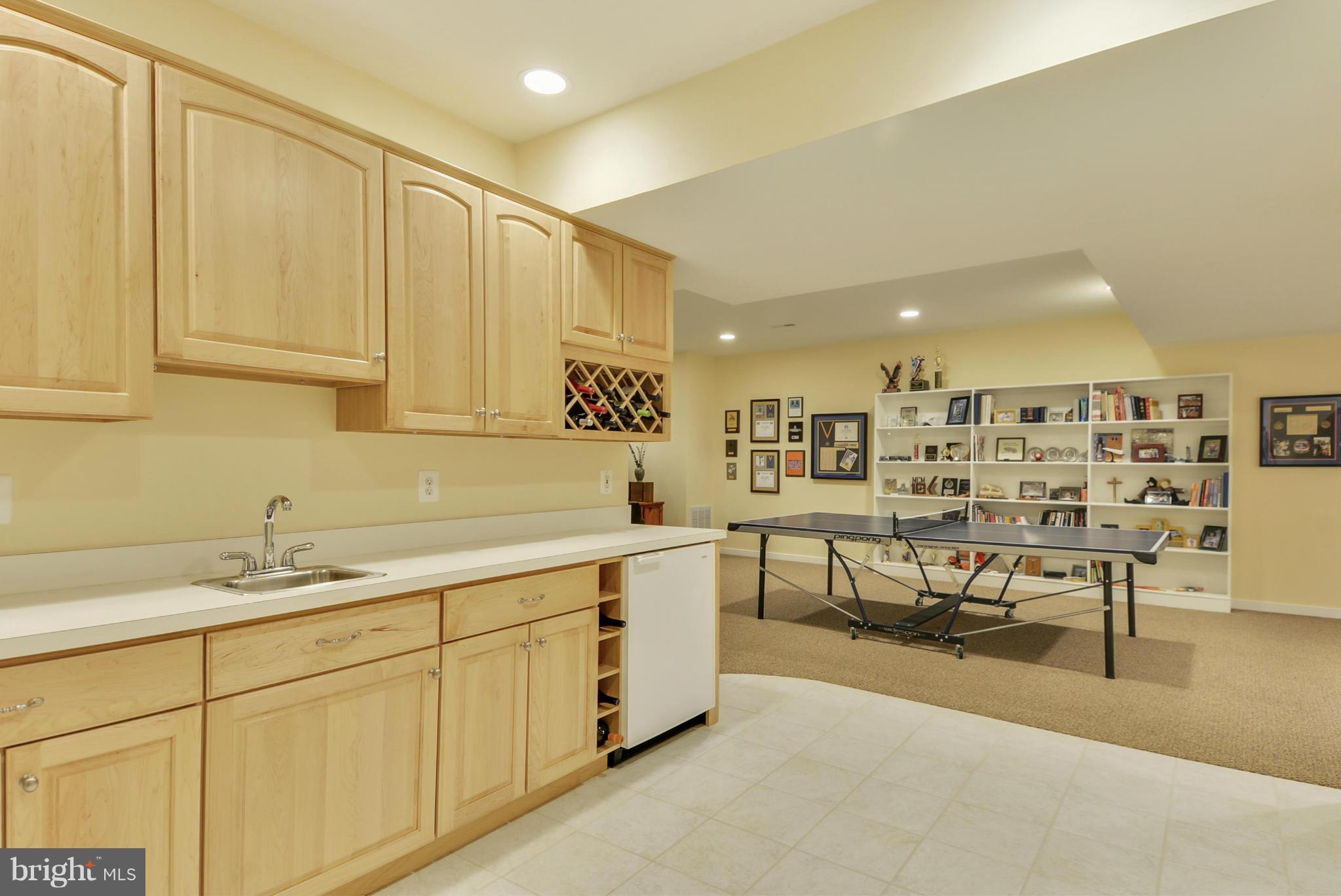 9960 Vale Road Vienna, VA 22181 - Photo 24 of 30 Kitchenette