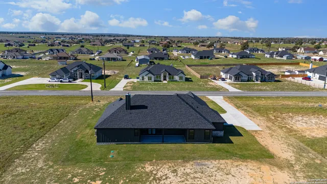 $615,257 | 111 Sunset Drive, La Vernia, TX 78121