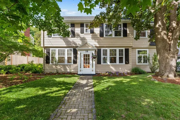 $1,040,000 | 16 Preston Beach Road, Marblehead, MA 01945