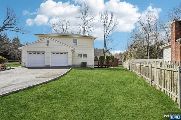 $5,500 | 2 Eisenhower Road, Closter, NJ 07624