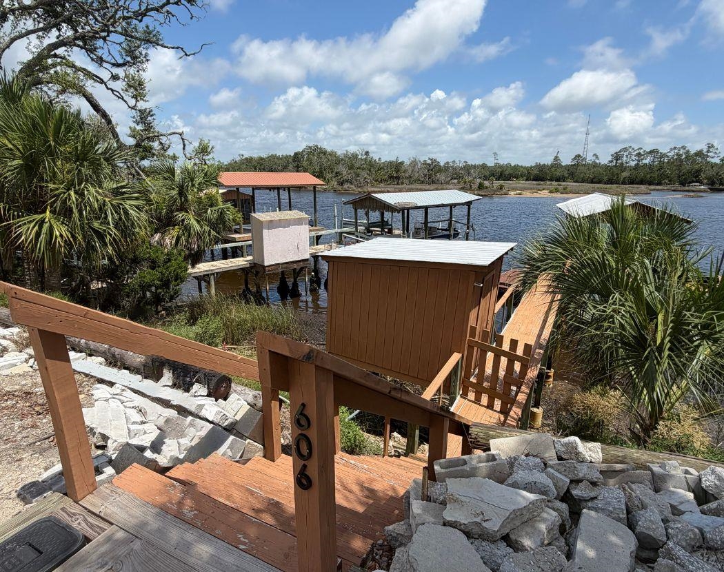 606 Riverside Drive Steinhatchee, FL 32359 - Photo 2 of 24